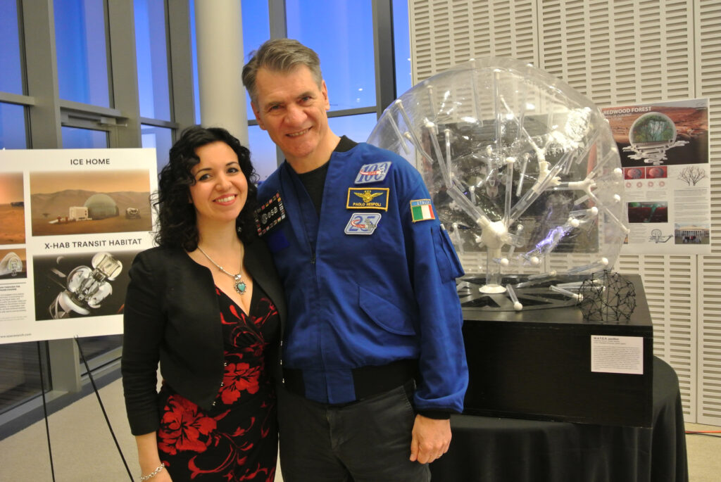 Valentina Sumini con l'astronauta Paolo Nespoli