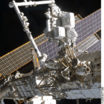 la ELC-2 sul Canadarm 2 prima della sua collocazione sul segmento S3, sempre durante la missione STS-129