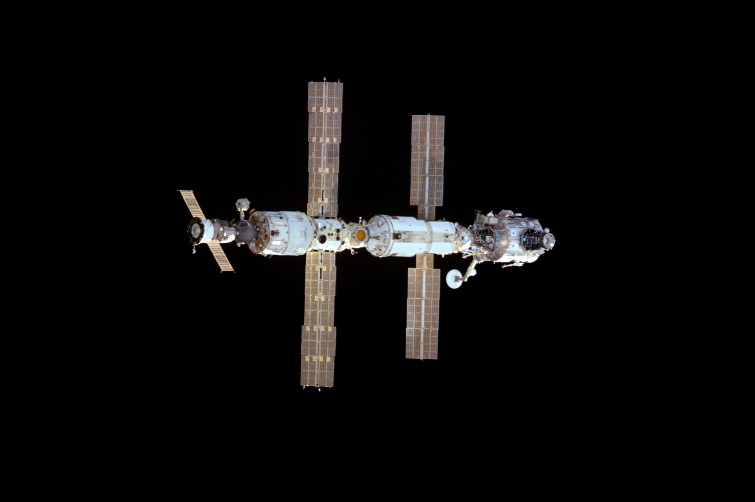 Expedition 1 ISS