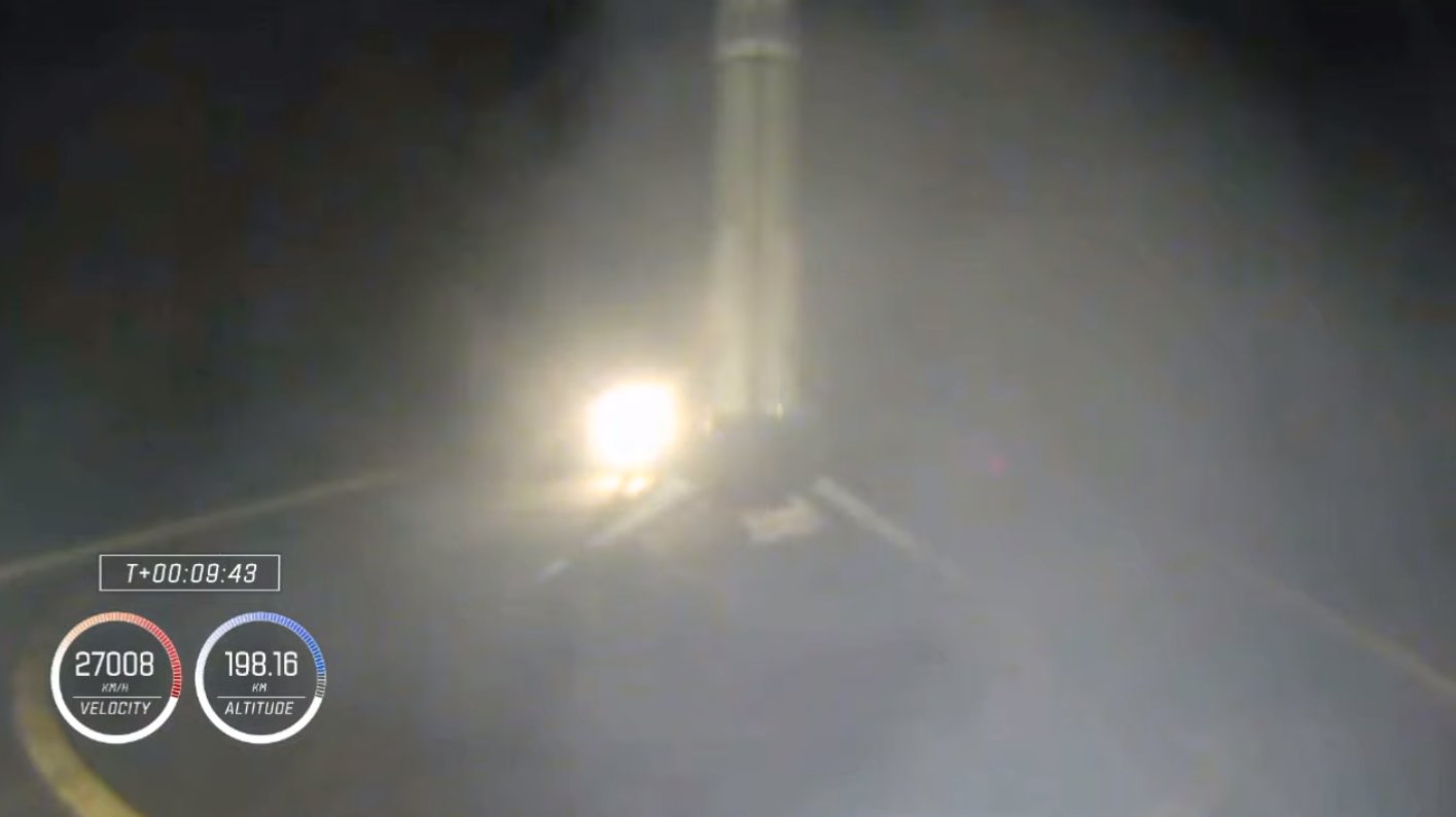 Rientro del primo stadio del Falcon 9 durante Crew-1