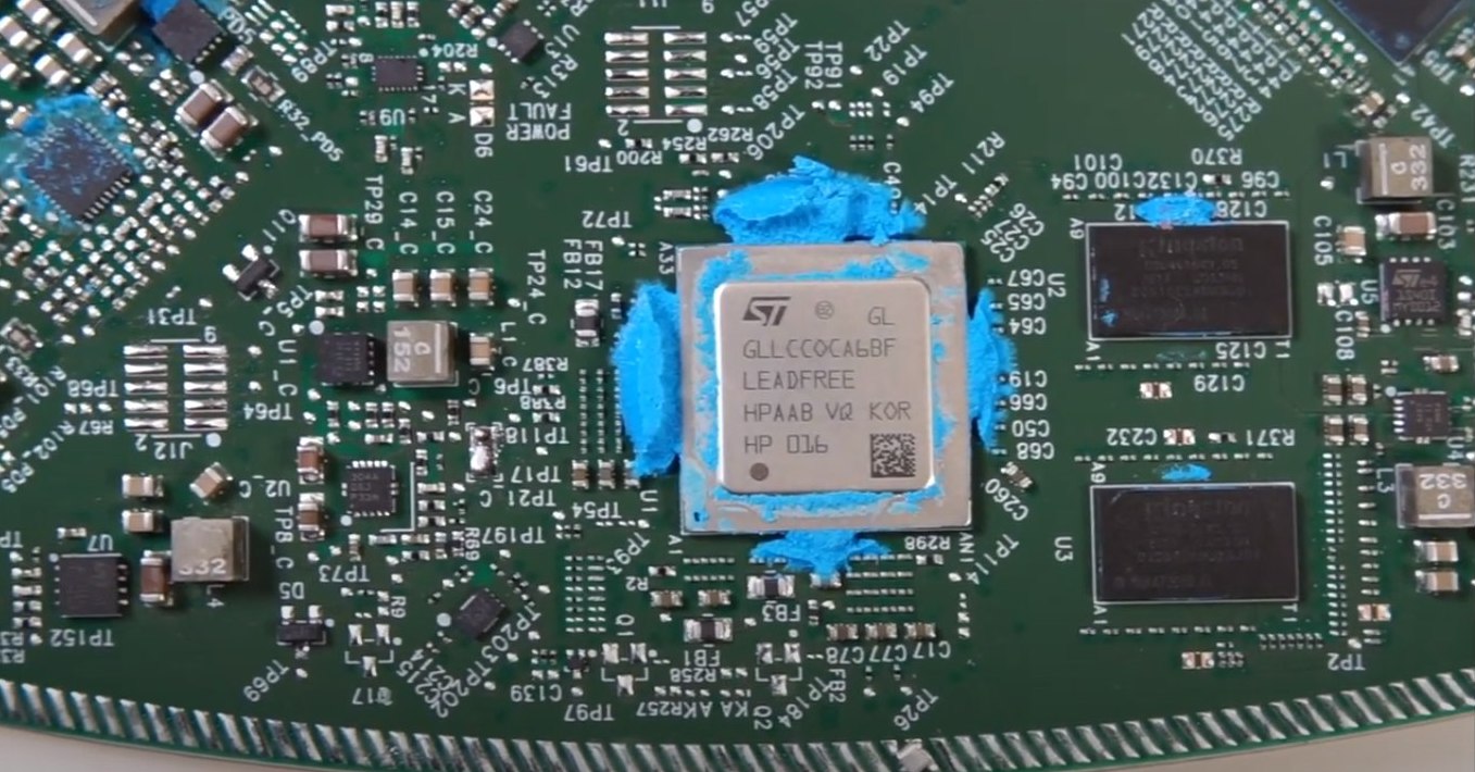 STMicroelectronics Starlink antenna