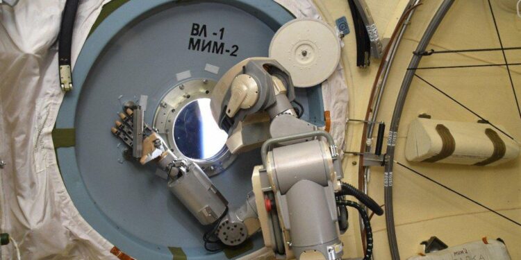 Il robot russo Fedor a bordo della ISS nel 2019. Credits: Roscosmos.