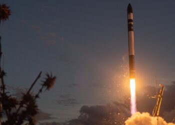 La partenza della missione Another One Leaves the Crust di Rocket Lab. Credits: Rocket Lab / Peter Beck.