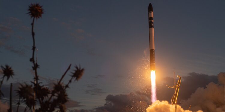 La partenza della missione Another One Leaves the Crust di Rocket Lab. Credits: Rocket Lab / Peter Beck.