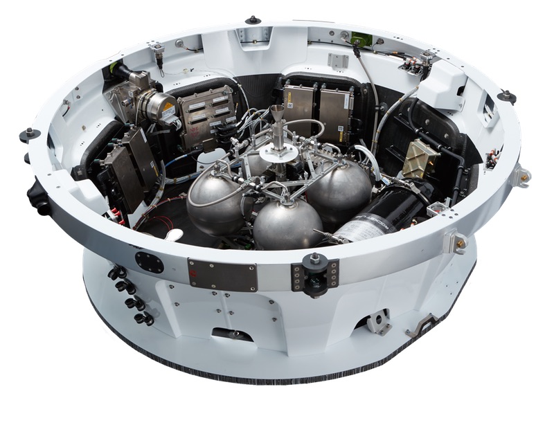 La base del kick stage (ultimo stadio) dell'Electron spinto dal motore Curie (al centro). Le quattro sfere sono i serbatoi, aggiornati a otto per questo lancio. Credits: Rocket Lab.