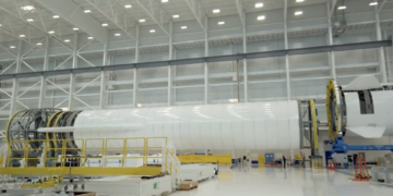 Il pathfinder dell'enorme New Glenn mostrato oggi da Blue Origin.