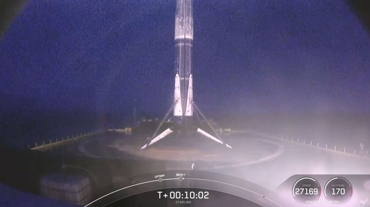 Il rientro del booster B1049 dopo il suo ottavo volo della missione Starlink-17