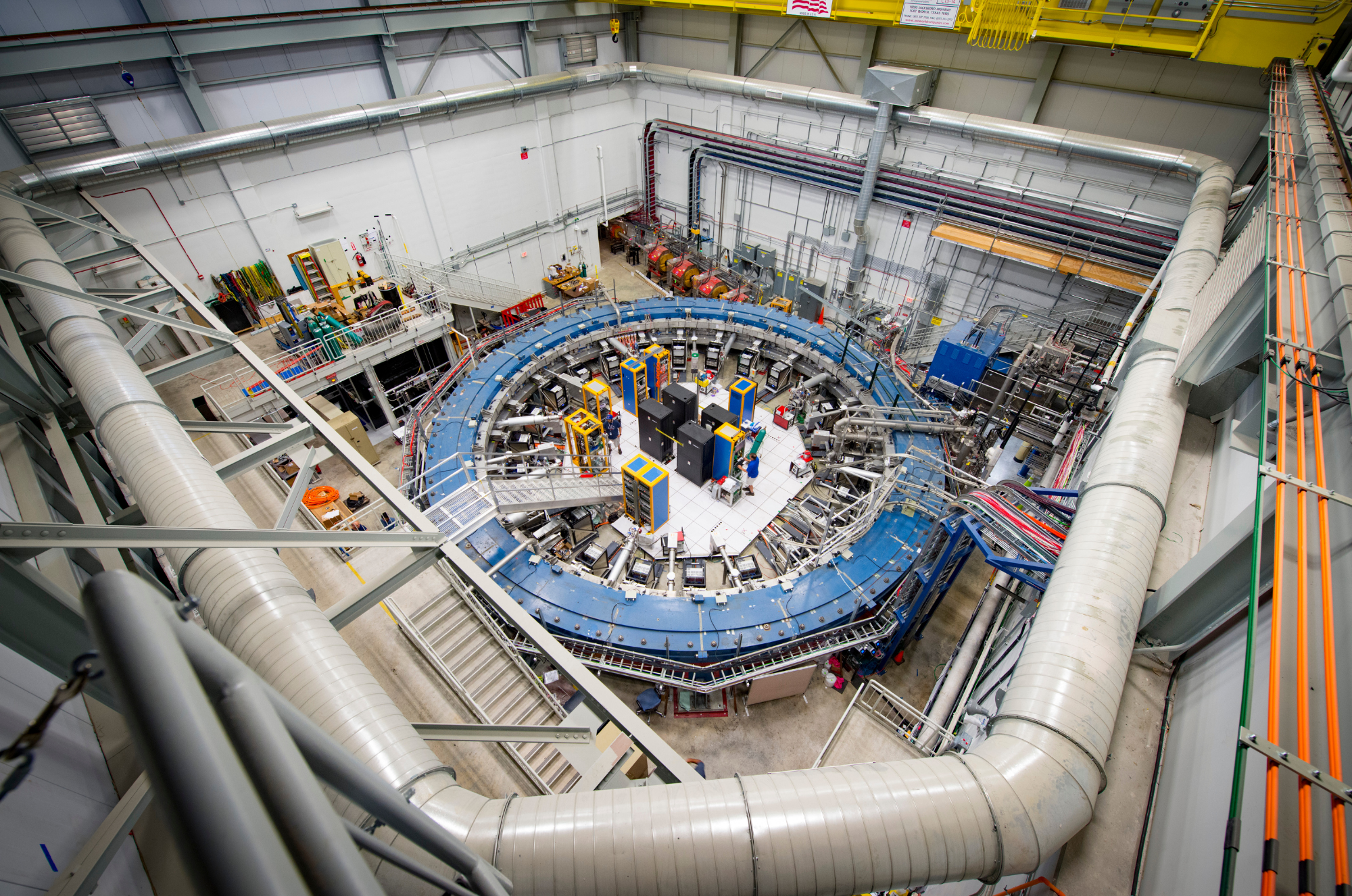 L'anello di rilevazione dei muoni dell'esperimento Muon g-2 del Fermilab.