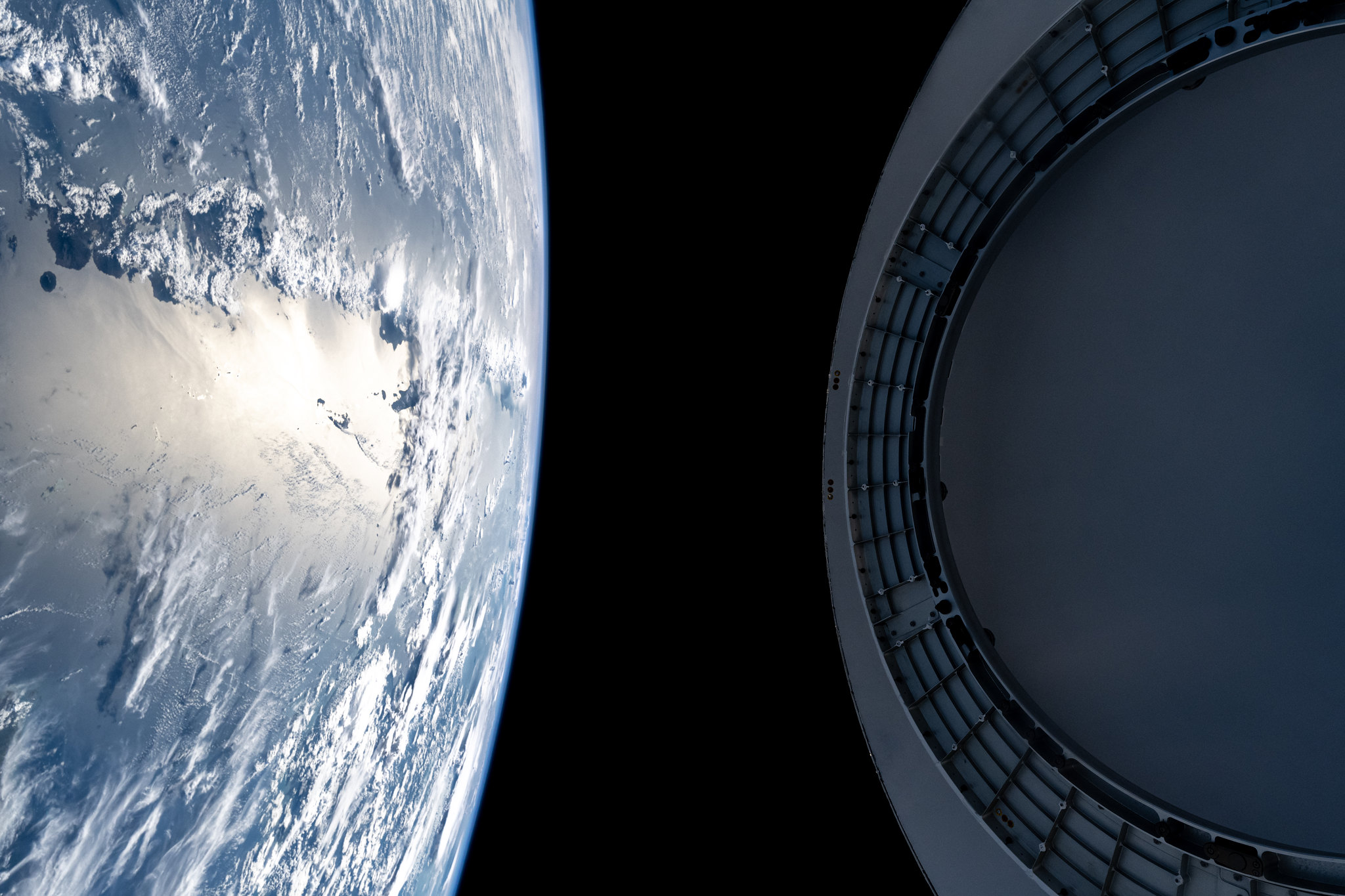 La Terra vista dalla cupola della capsula Dragon durante la missione Inpiration4. Credits: Inpiration4 Team