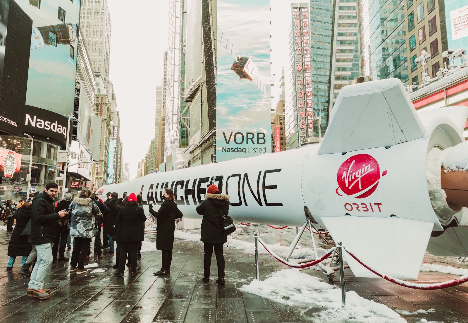Il lancher One di Virgin Orbit a Wall Street dopo la fusione con una SPAC. Credits: Virgin Orbit. 