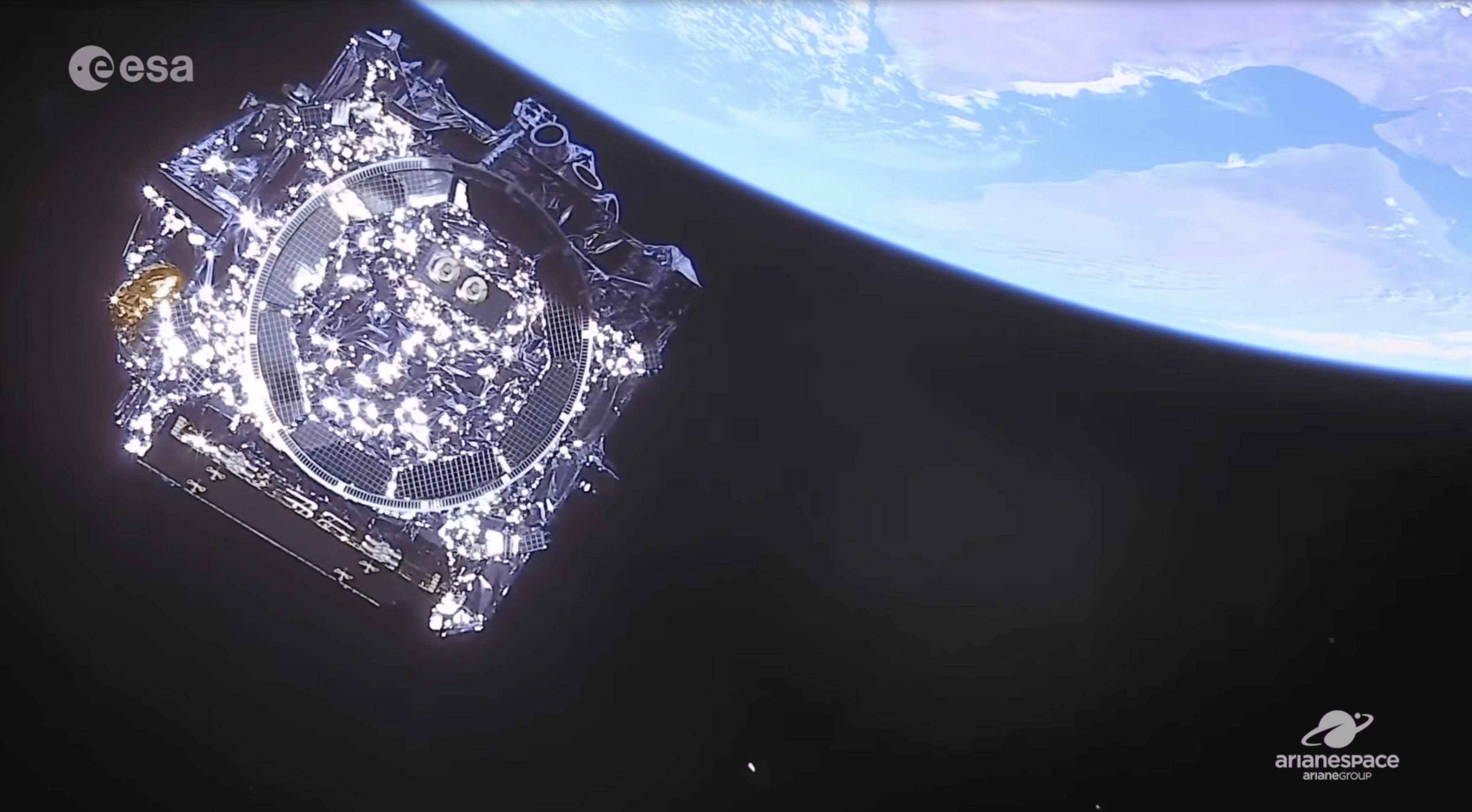 Il telescopio James Webb visto dal secondo stadio dell'Ariane V. Credits: ArianeSpace. 