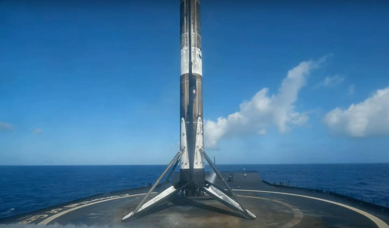 Il rientro del Falcon 9 della missione di oggi. 
