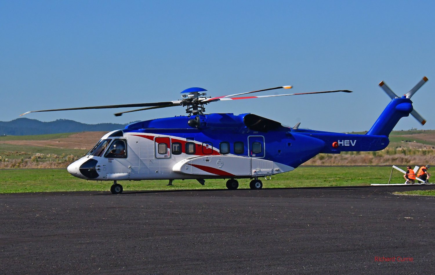 L'elicottero Sikorsky S-92 di Rocket Lab che effetuerà il recupero del primo stadio. 