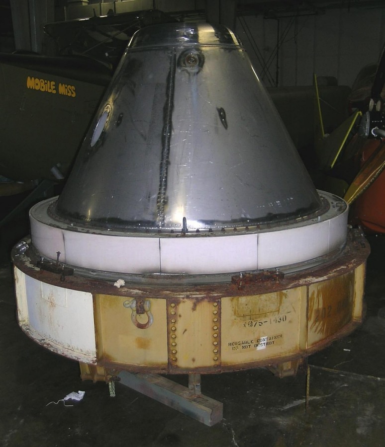 Capsula Mark 2 (non utilizzata). In marrone è visibile lo scudo termico in rame (pozzo di calore). Credits: https://airandspace.si.edu/collection-media/NASM-A19751430000cp04