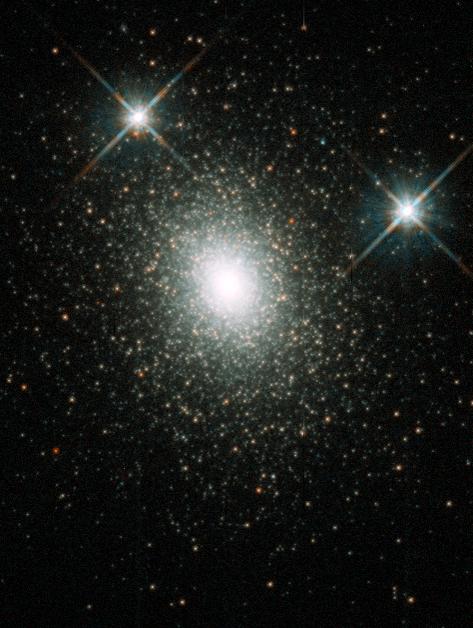 Ammasso globulare Mayall II. Si tratta di un ammasso che orbita intorno alla galassia Andromeda, è il più luminoso di tutto il gruppo locale. Sembra che si tratti dei residui di un nucleo galattico appartenete ad una galassia nana consumata da Andromeda. Credits: Nasa