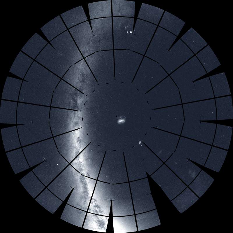 Mosaico emisfero celeste australe ottenuto da TESS