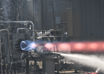 RDRE durante l'hot fire test della NASA al Marshall Space Flight Center. Crediti: NASA