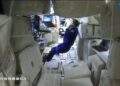 Deng Qingming a bordo della stazione spaziale Tiangong. Credit: CMSA