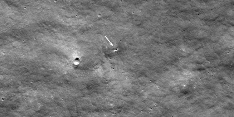 Il cratere da impatto di Luna-25 sulla Luna.