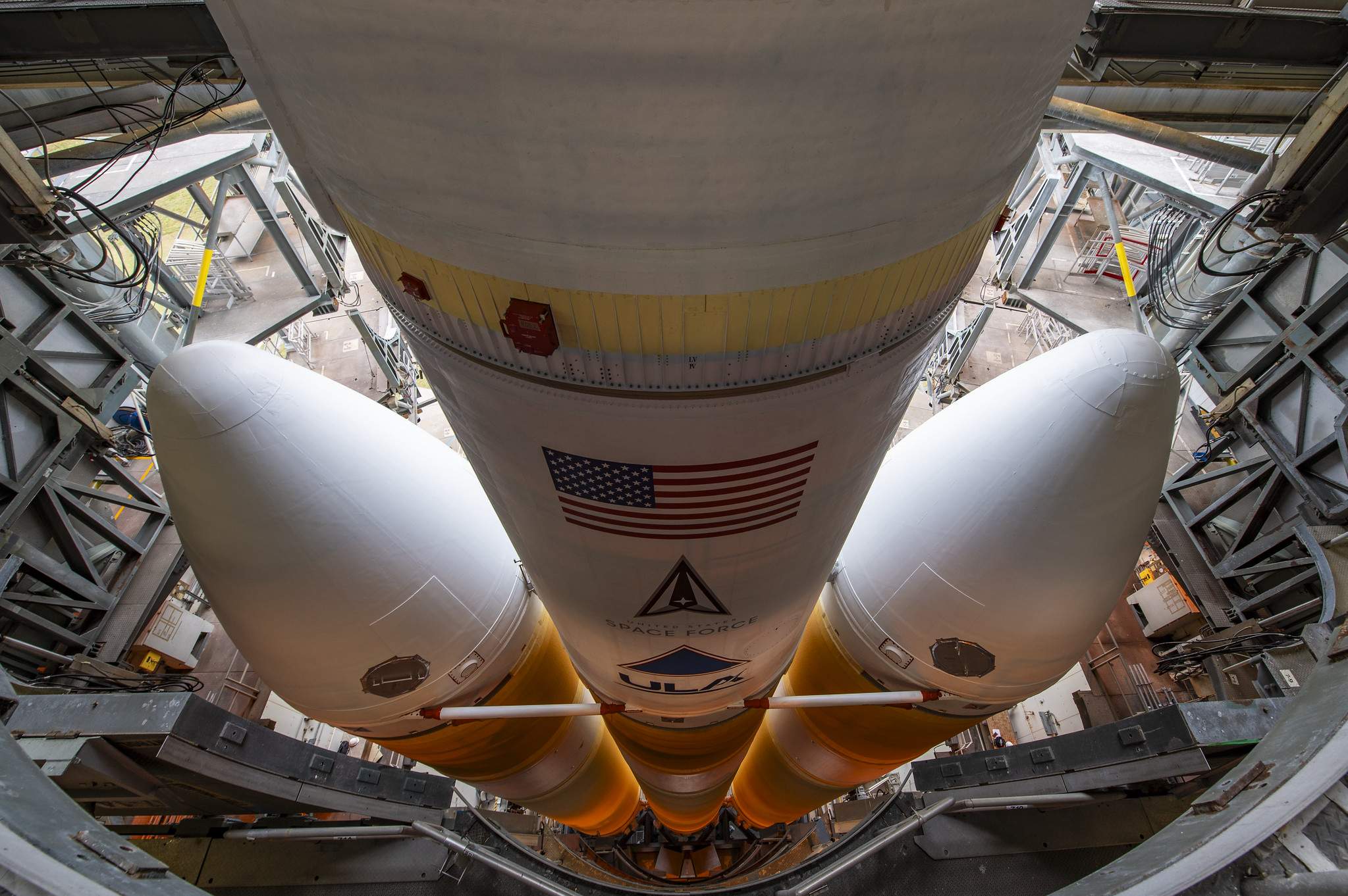 Delta-IV-Heavy-on-Stand