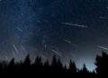 Astrofotografia durante l'attività di uno sciame meteorico come quello delle Quadrantidi.