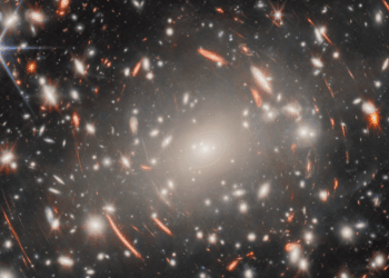 Porzione di una immagine del telescopio spaziale James Webb che mostra il cluster di galassie Abell S1063, situato a circa 4.5 miliardi di anni luce dalla Terra, risultato di un'esposizione prolungata di una singola area del cielo per 120 ore di osservazione. Credits: ESA/Webb, NASA e CSA, H. Atek, M. Zamani (ESA/Webb)