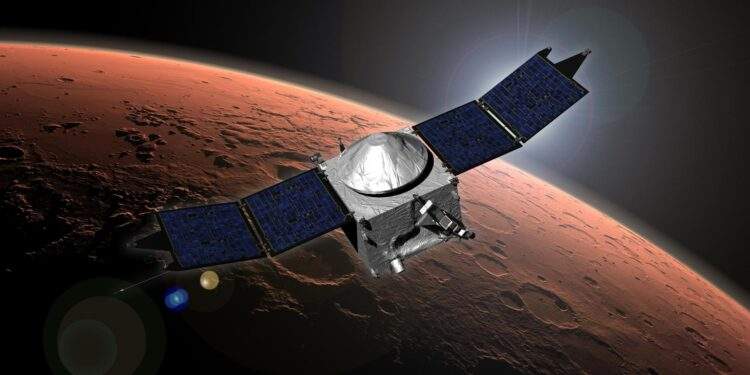 Render artistico della missione Mars Atmosphere and Volatile Evolution (MAVEN) della NASA in orbita attorno a Marte. Credits: NASA/GSFC