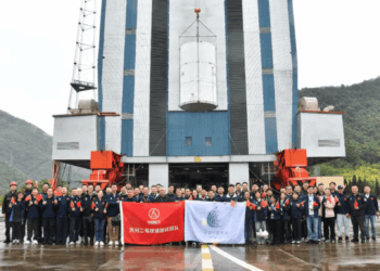 La missione cinese Tianwen-2 presso lo spazioporto di Xichang, pronta per essere integrata su un razzo Lunga Marcia 3B.