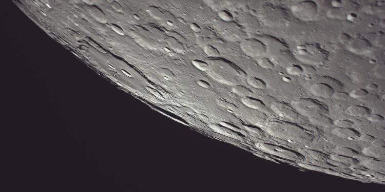 Foto del Polo Sud lunare scattata dal lander Resilience di ispace dall'orbita lunare, il 22 maggio 2025. Credits: ispace