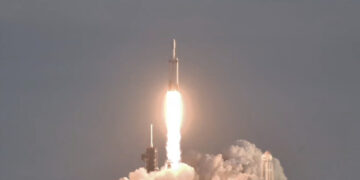 Liftoff del Falcon Heavy con a bordo il telescopio spaziale Nancy Grace Roman della NASA, il 30 agosto 2026.