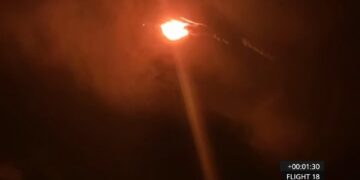 Un razzo cinese Lunga Marcia 7A è esploso con a bordo un satellite di comunicazioni per l’orbita geostazionaria