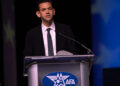 L'amministratore della NASA Jared Isaacman parla alla conferenza Air, Space & Cyber dell'Air & Space Forces Association. Credits: Jud McCrehin/Air & Space Forces Association