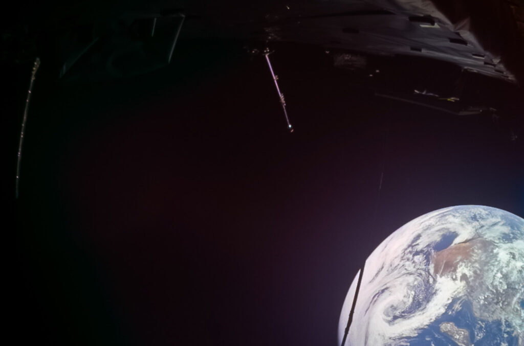 La Terra ripresa da una delle camere di monitoraggio di JUICE il 28 settembre 2026, poco dopo il massimo avvicinamento, con gran parte dell’Africa e il Madagascar visibili nell’immagine. Credits: ESA/JUICE/JMC