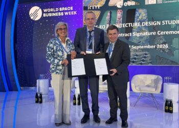 Simonetta Cheli, Director of Earth Observation Programmes, ESA Christoph Kautz, Director for Space Policy, Satellite Navigation and Earth Observation (DEFIS), European Commission Massimo Claudio Comparini, Managing Director of Leonardo Space Division