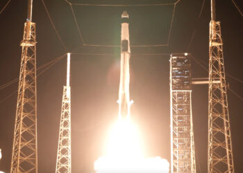 Partenza della Dragon cargo per la missione CRS-35 verso la ISS il 13 ottobre 2026.