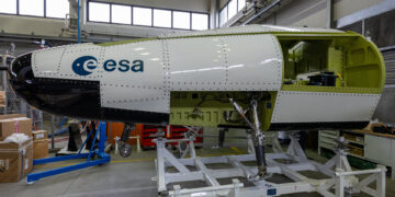Modello di prova dello Space Rider per i drop test. Credits: ESA