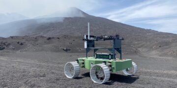 Il rover italiano ETNA sul Monte Etna.