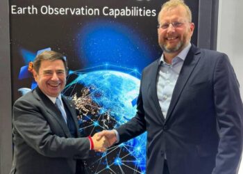 Massimo Comparini, Managing Director della Divisione Spazio di Leonardo, e Johan Åman, CEO di Unibap. Credits: Unibap Space Solutions